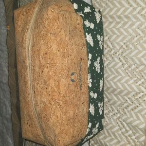 The body shop makeup bag*free with purchase*